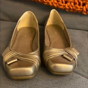 Gold flats